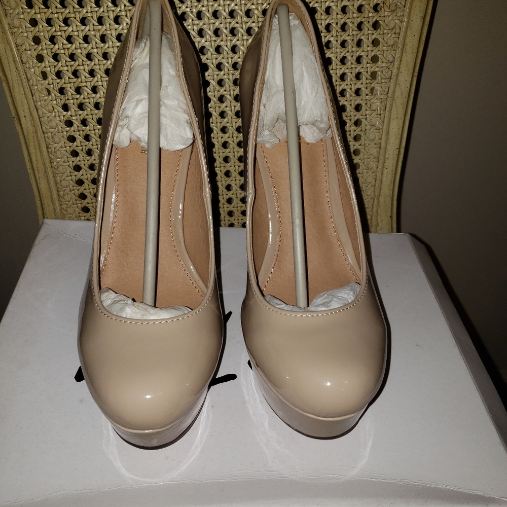 Shoes - Picture 2 of 5